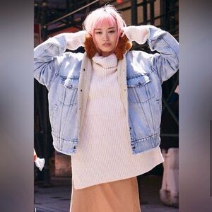 “SOLD💸” Levi’s Vintage Light Denim Oversized Sherpa Lined Jacket, Sz M, EUC